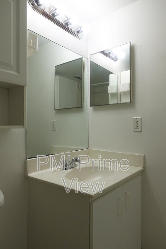 Building Photo - 6425 SW 130th Pl