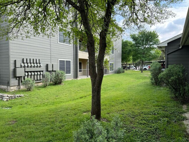 Building Photo - 2320 Gracy Farms Ln