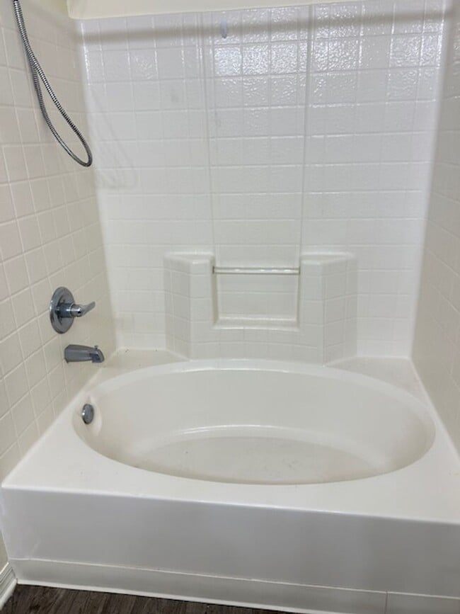 Building Photo - BEAUTIFUL BRICK 4 BEDROOM 2 BATH HOME AVAILABLE NOW CONTACT KAREN GUARDINO, REALTOR 386-747-9295