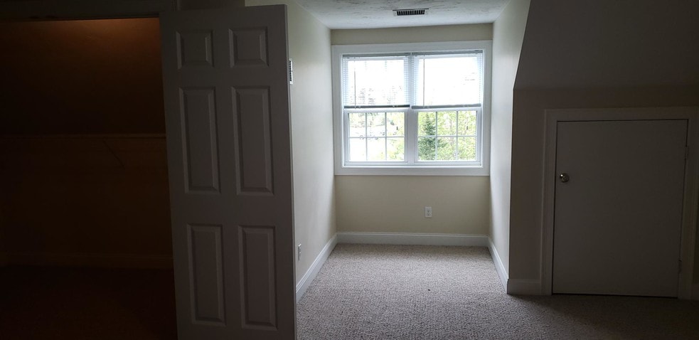 Building Photo - 83 Mechanic St