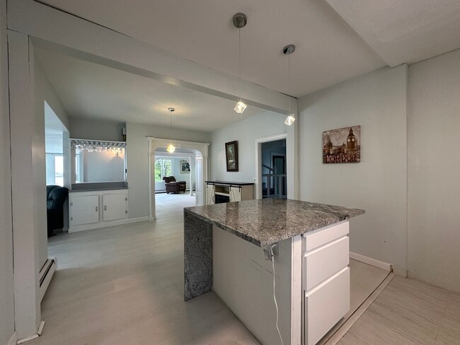 Building Photo - 2 Narragansett Ave