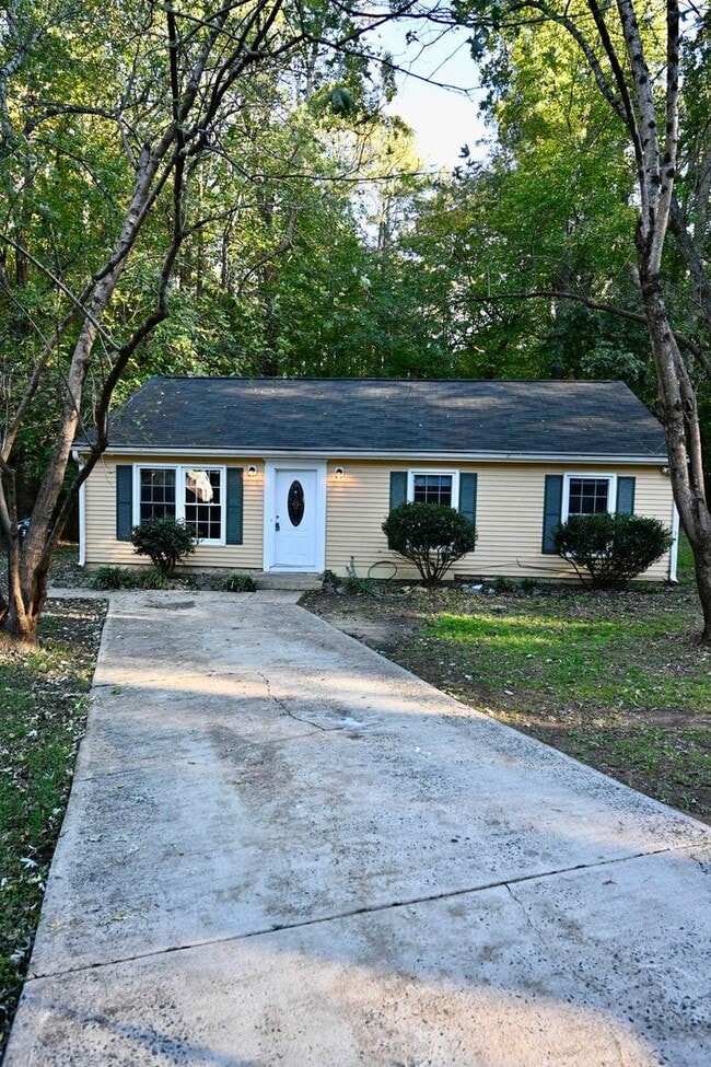 Building Photo - For Rent: Beautiful 3-Bedroom Home in Durh...
