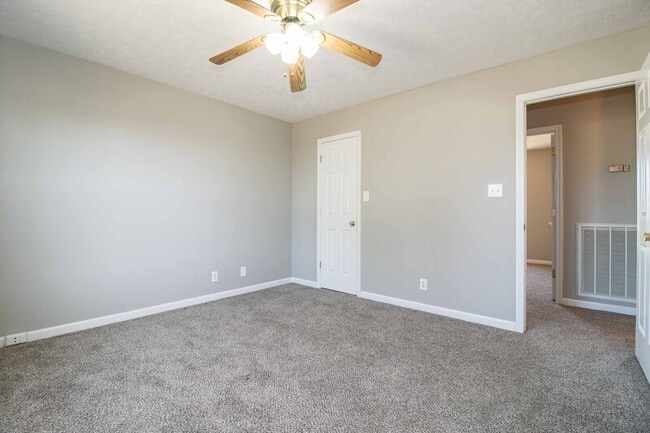Building Photo - 245 Waterford Dr