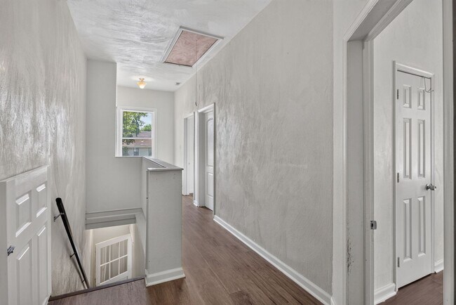 Building Photo - 349 51st St
