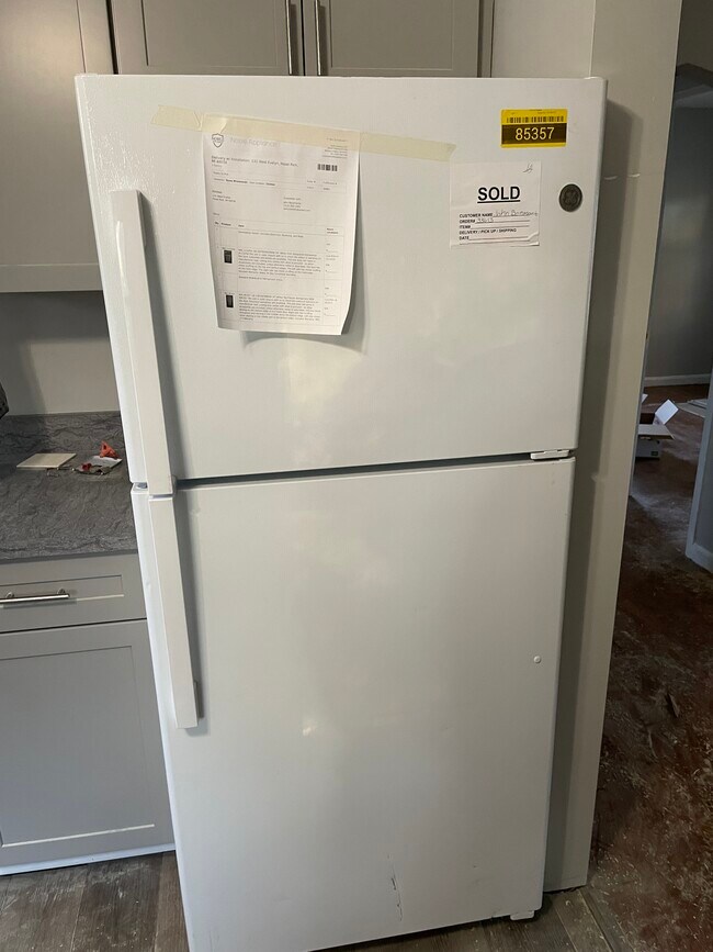 Building Photo - 131 W Evelyn Ave