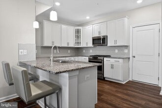 Building Photo - 14937 River Walk Way