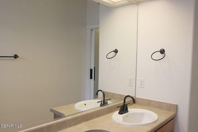 Building Photo - 6027 Becca Dr