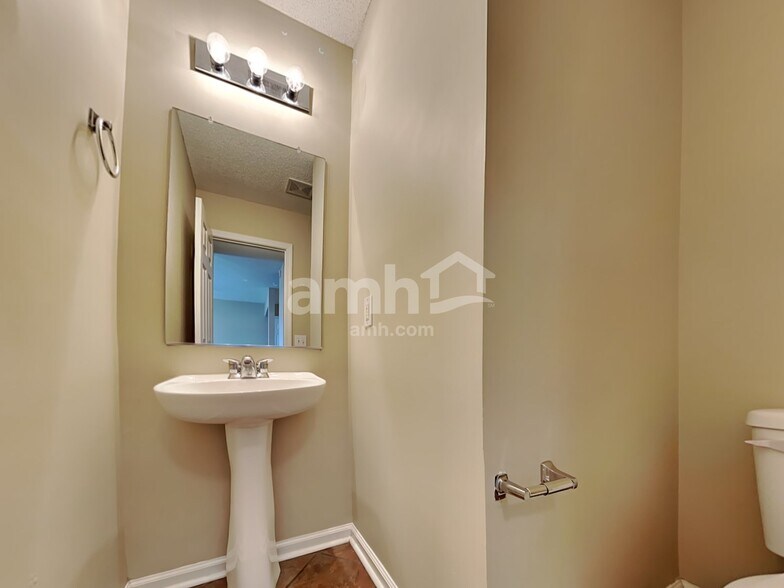 Building Photo - 193 Wildberry Ln