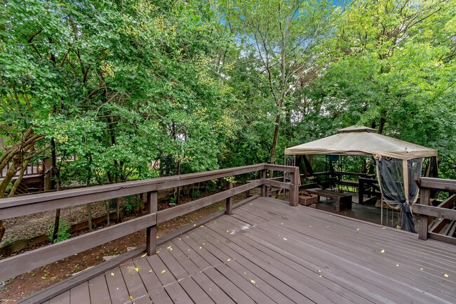 Building Photo - 3105 Pelzer Ave