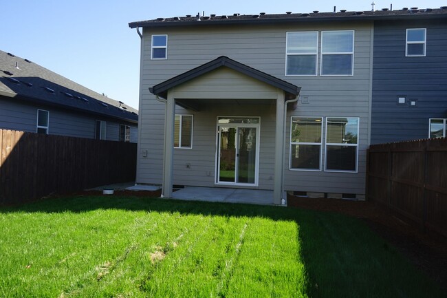 Building Photo - BRAND NEW Prairie Commons Luxury Townhome ...