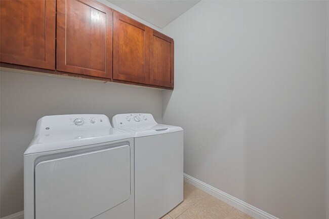 Building Photo - 15415 Addicks Stone Dr