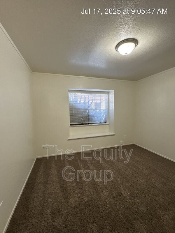 Building Photo - 722 S Linwood St