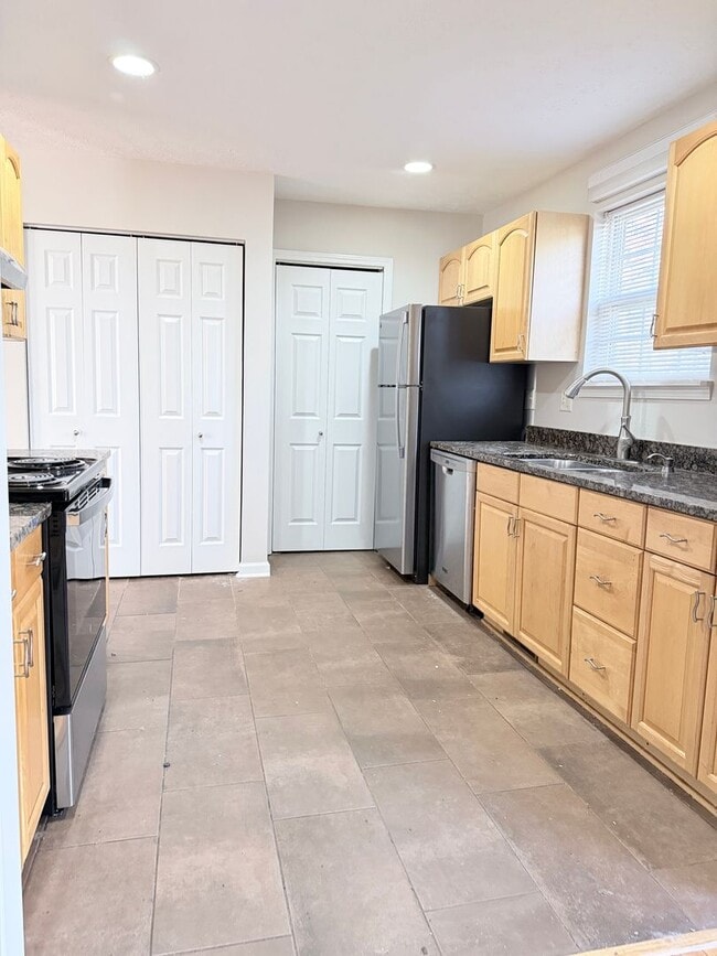 Building Photo - West Asheville 3 Bed, 2 Bath Home For Rent