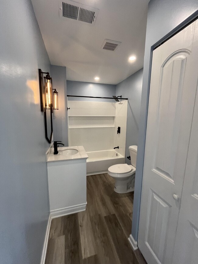 Building Photo - 8010 Sunset Heights Dr