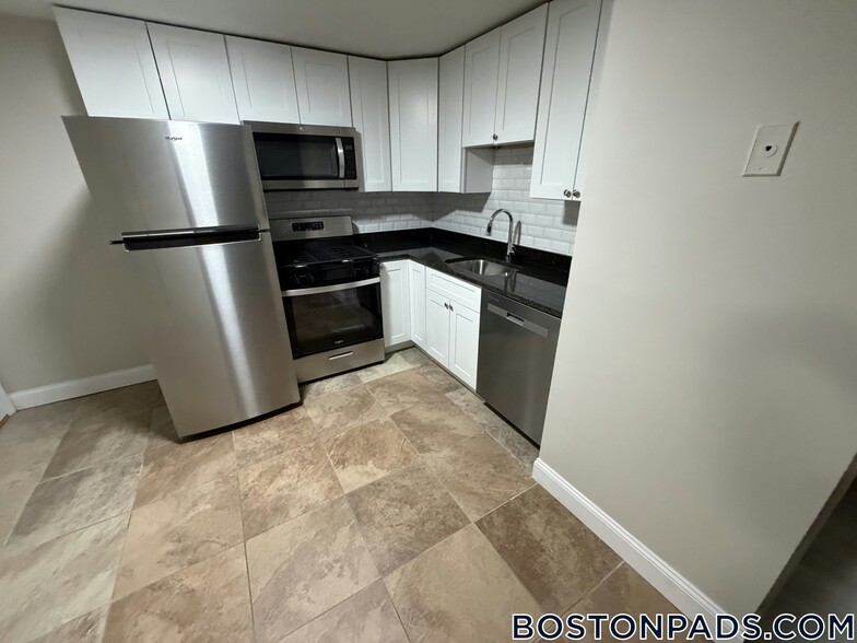 Building Photo - 169 Aiken Ave