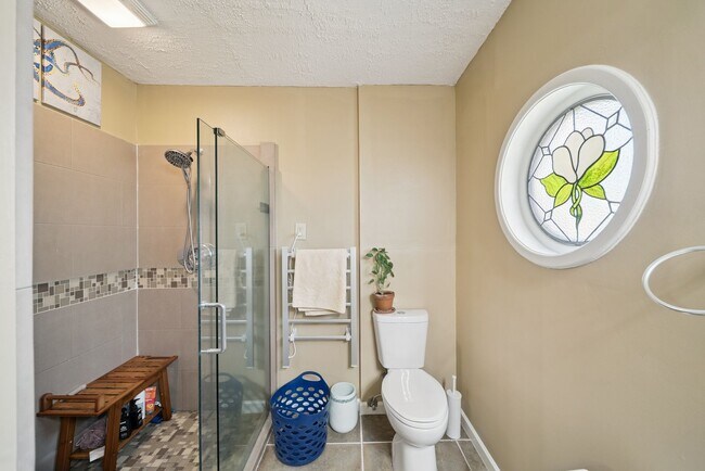 Building Photo - House for Rent 3 Bedrooms 2 Bath !!!!!