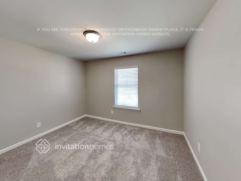 Building Photo - 145 Lantana Crossing