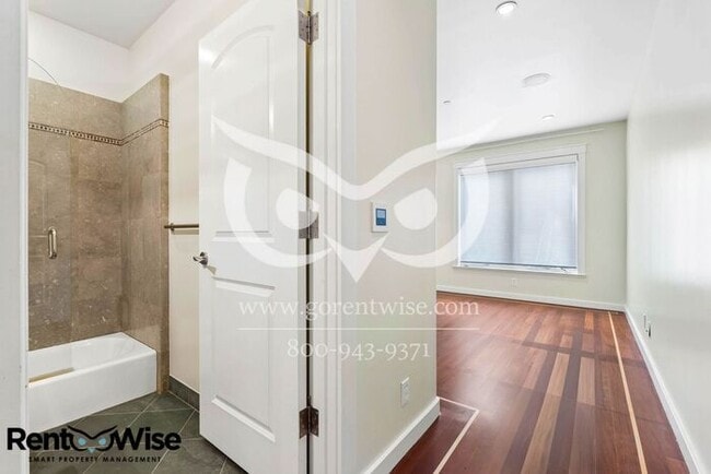 Building Photo - 727 Moraga St