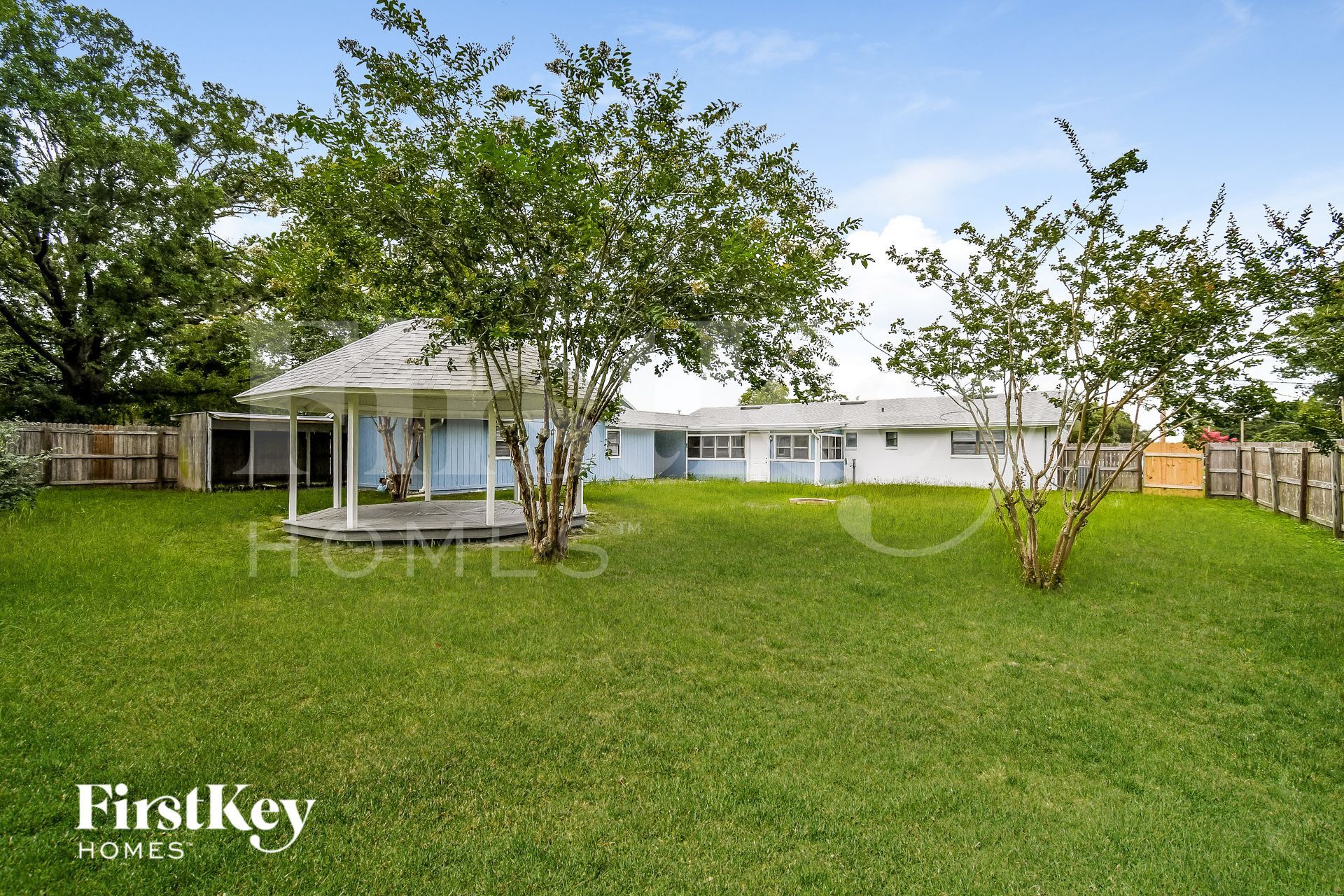 Building Photo - 3572 Fortuna Dr