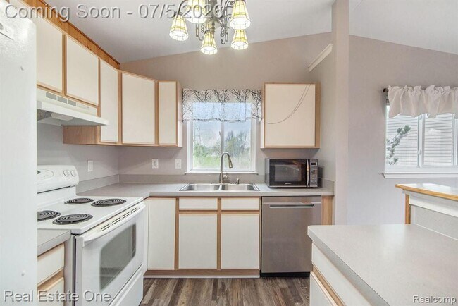 Building Photo - 9527 Greenfield Ct