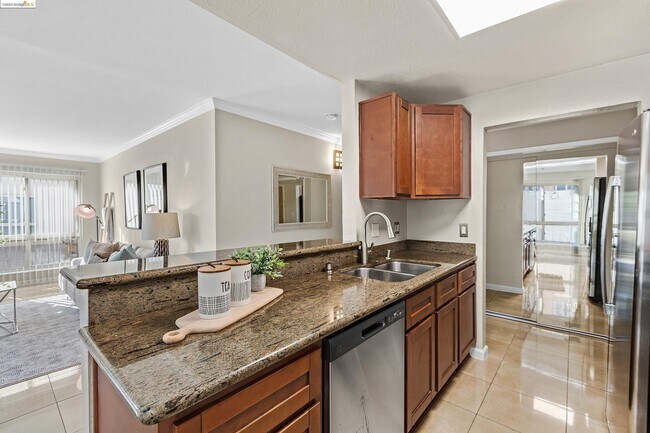 Building Photo - 66 Fairmount Ave