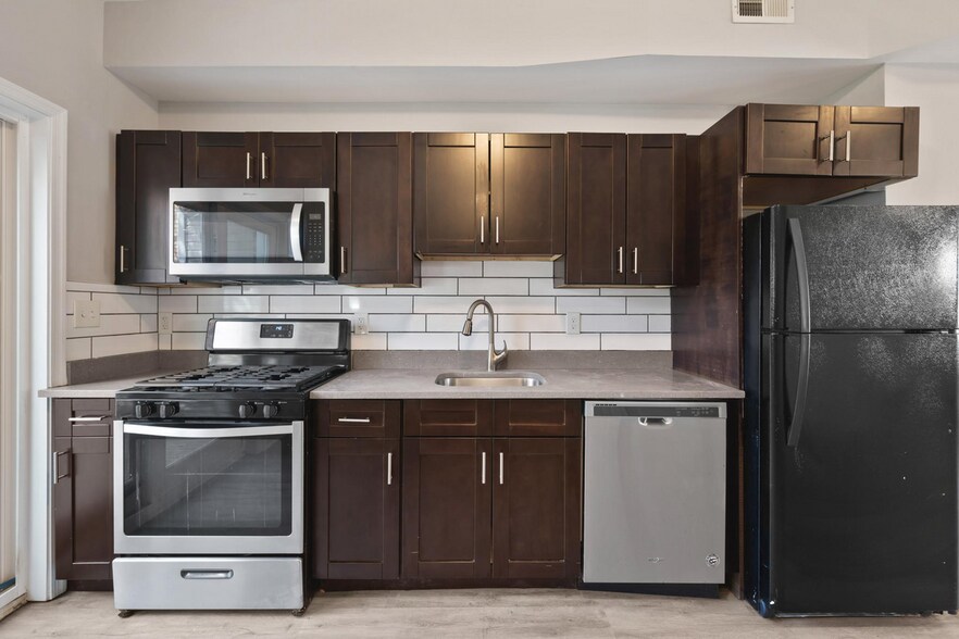 Building Photo - 665 Dumbarton Ave