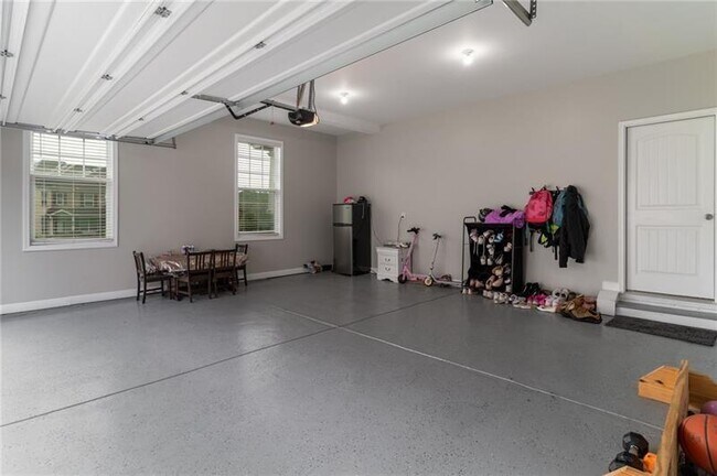 Building Photo - 301 Cochin Dr