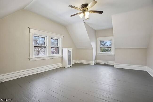 Building Photo - 99 Lincoln St