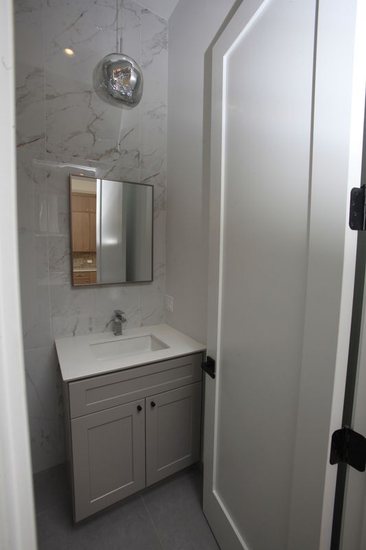 Building Photo - 1029 N Winchester Ave