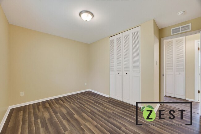 Building Photo - Cozy 3 bd Home in Excellent Area! Open House Sunday, August 9,2026 @ 2p-3p