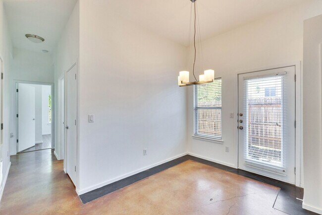 Building Photo - 3808 Menchaca Rd