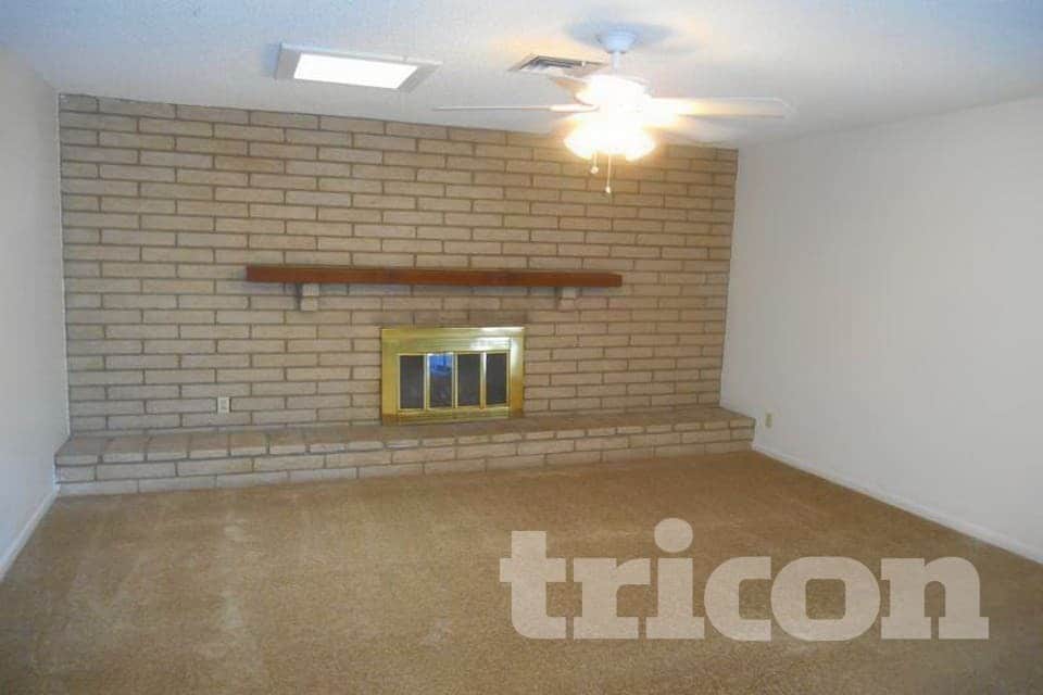 Building Photo - 823 W Juanita Cir