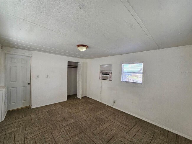 Building Photo - 503 Longfellow Blvd