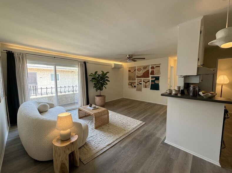 Living area - 11550 Nebraska Ave
