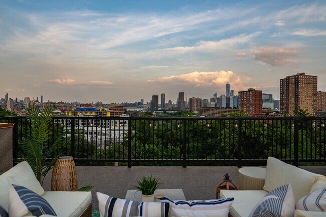 Building Photo - 260 Palisade Ave