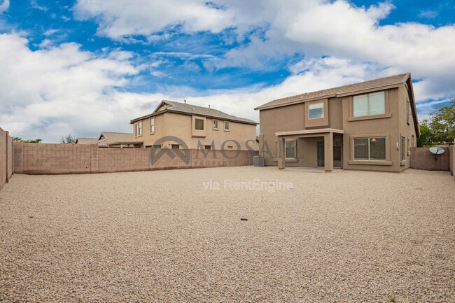 Building Photo - 61 W Hereford Dr