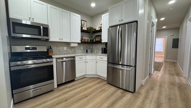 Building Photo - 115 Carteret Ave