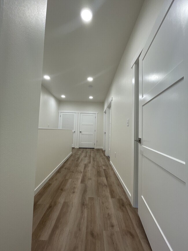 Building Photo - Townhomes on Hamilton