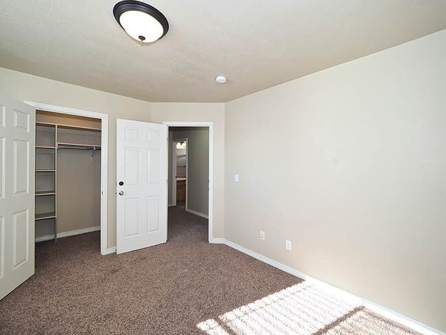 Building Photo - Perfect Town Home in Eagle Mountain