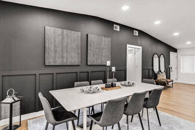 Building Photo - 17621 NE 7th Ave