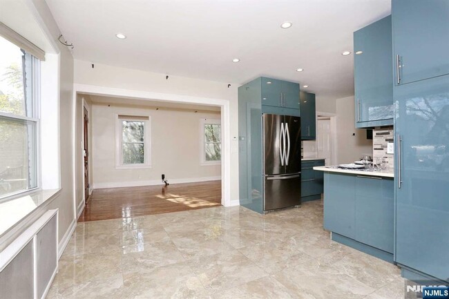 Building Photo - 7-09-9 Campbell Rd