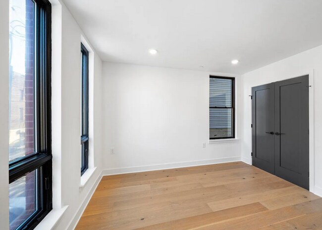 Building Photo - 1800 W Girard Ave