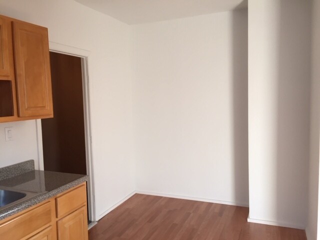 Building Photo - 27 Alton Pl