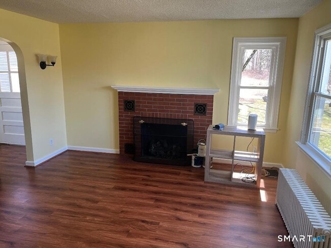 Building Photo - 138 Mountain St