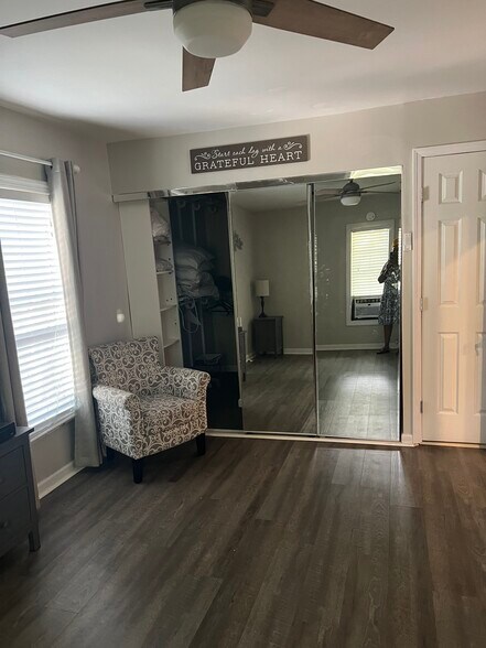 Building Photo - 1105 Sweetwater Cir