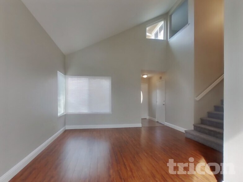 Building Photo - 4534 Elkhorn Way