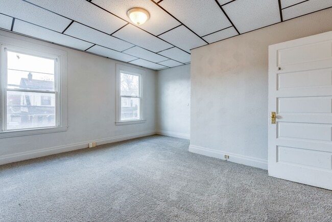 Building Photo - Brighton Heights 3 Bedroom Townhome