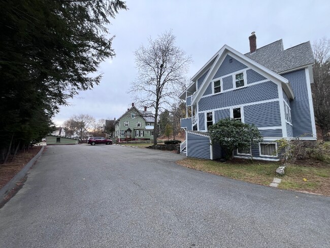 Building Photo - 410 N State St