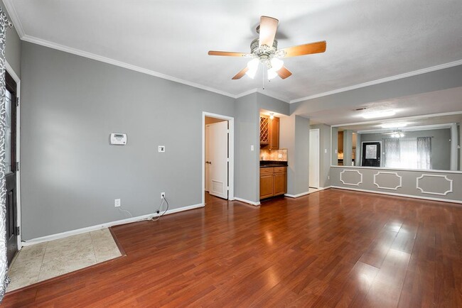 Building Photo - 5711 Sugar Hill Dr