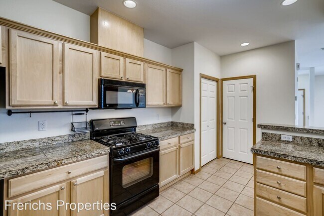 Building Photo - 3 br, 2.5 bath House - 18965 108th LN SE